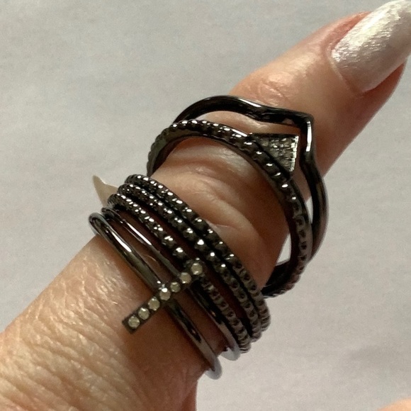 Torrid Size 9, 8 Triangle Hematite Stack of rings - Picture 4 of 5